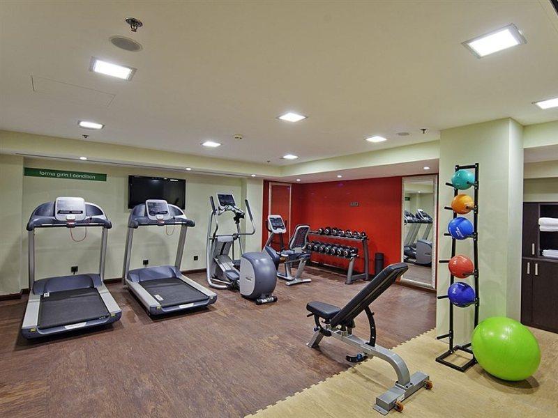 Hampton By Hilton Cluj-Napoca Hotel Buitenkant foto